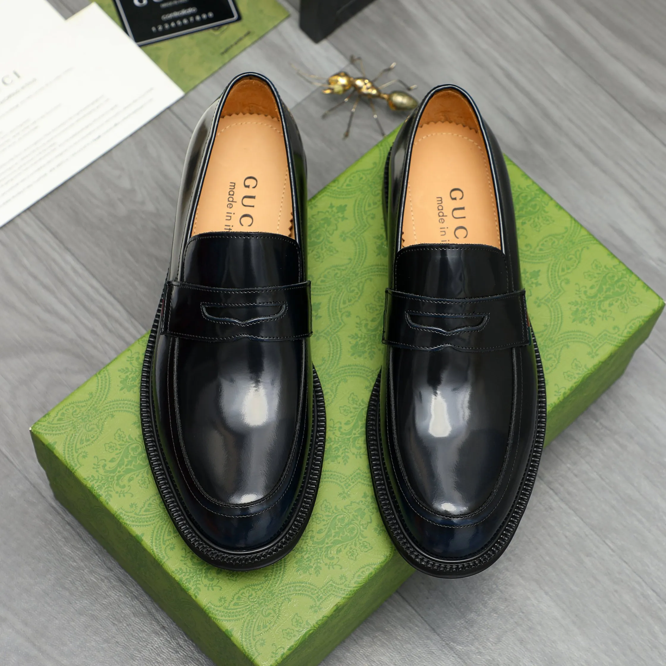 Men's shoes 💰500 Product trademark: GUCCI "Gucci" business slip-on leather shoes Regular size: 38-44 (45.46 custom-made, non-returnable) Product materials: Selected color-brushed cowhide upper, cowhide lining, original rubber outsole